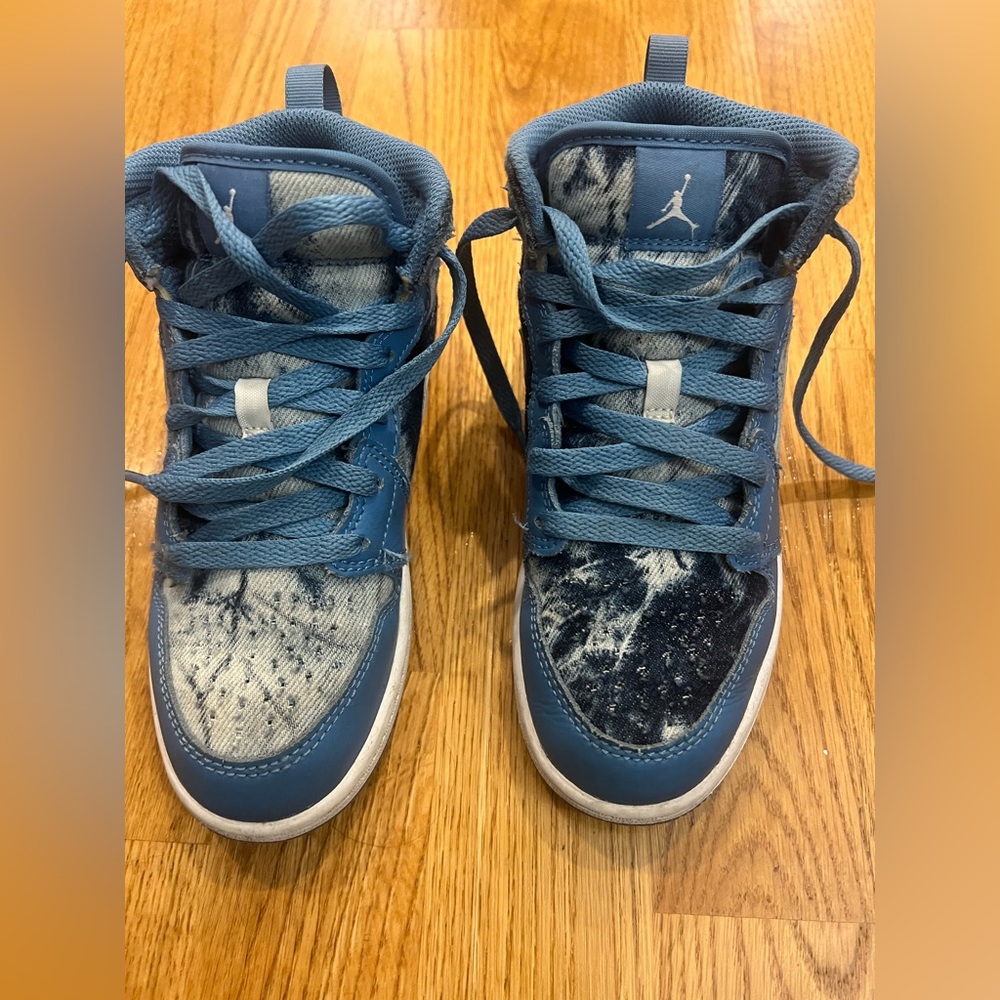 Nike kids air Jordan great condition size 2